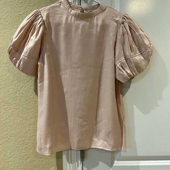 On Twelfth pink shimmer puff sleeve top in small - Picture 1 of 7